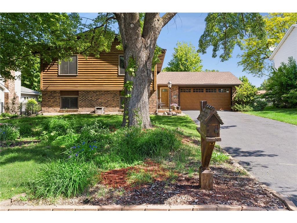 8124 W 102nd Street Bloomington MN 55438 7084597 image1