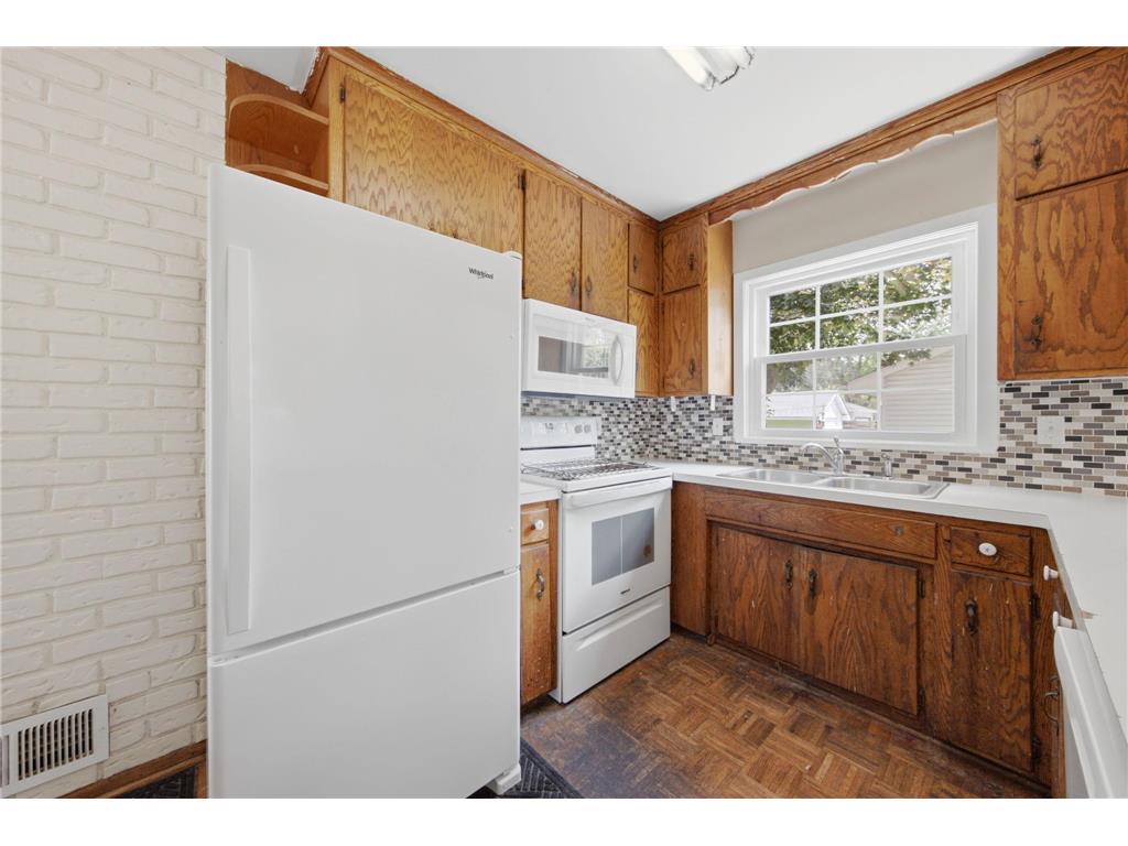 8126 Northern Drive Crystal MN 55427 7105445 image6