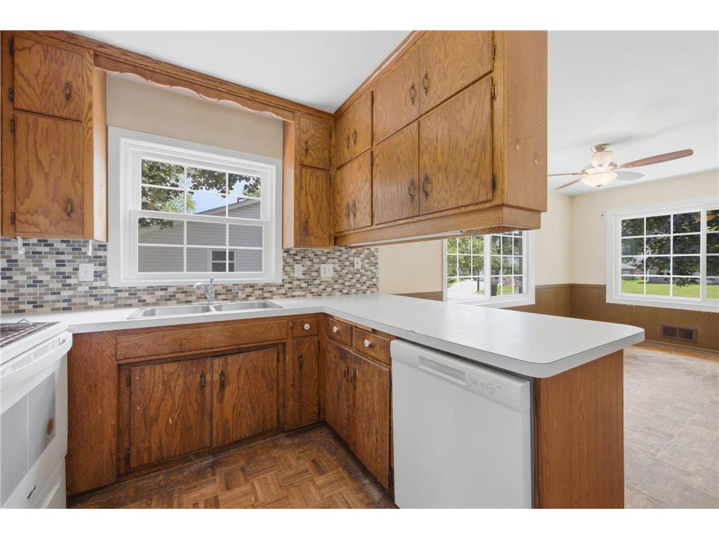 8126 Northern Drive Crystal MN 55427 7105445 image7