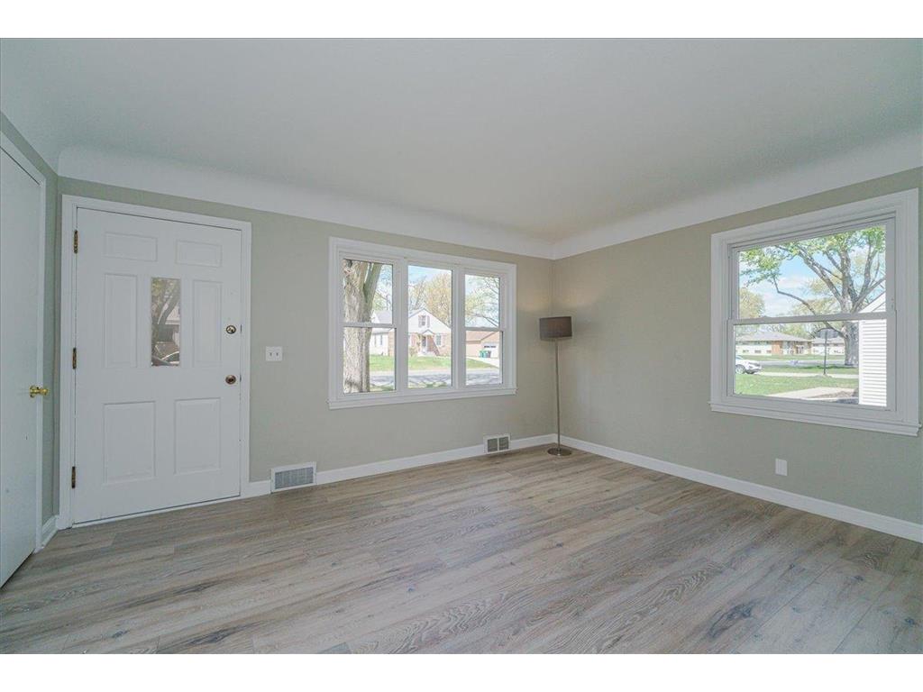 8127 1st Avenue S Bloomington MN 55420 7068632 image2