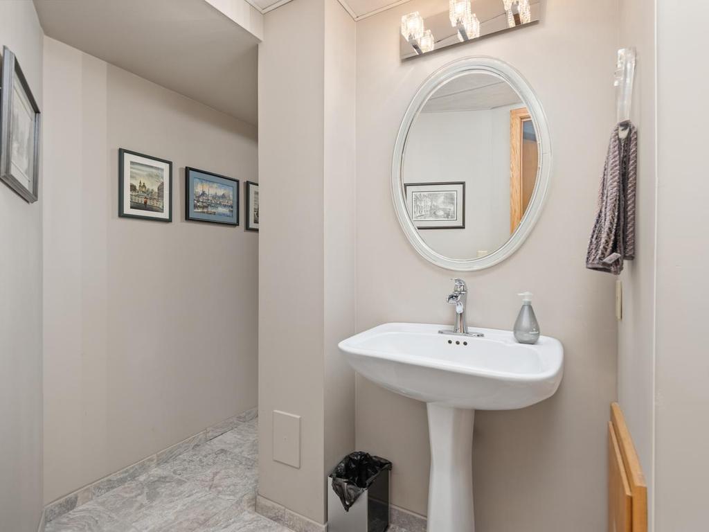 8127 Pennsylvania Circle Bloomington MN 55438 7080928 image27