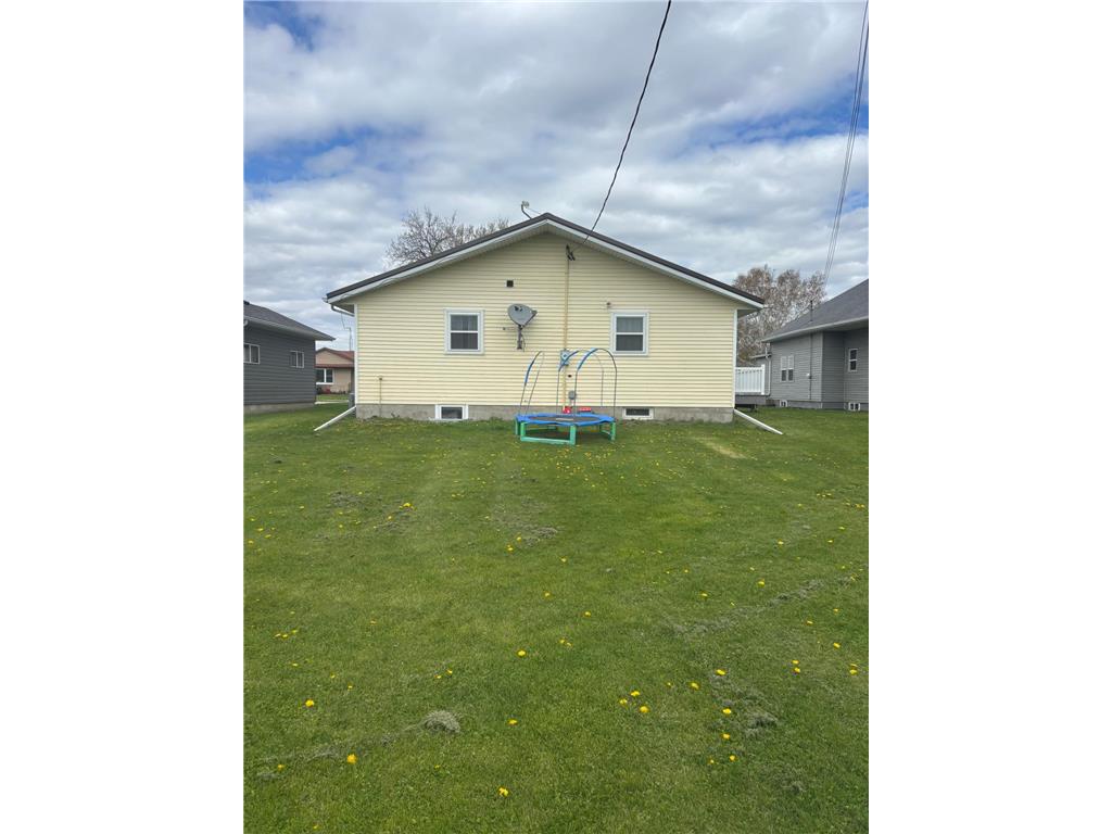 813 2nd Street W Morgan MN 56266 7069953 image4