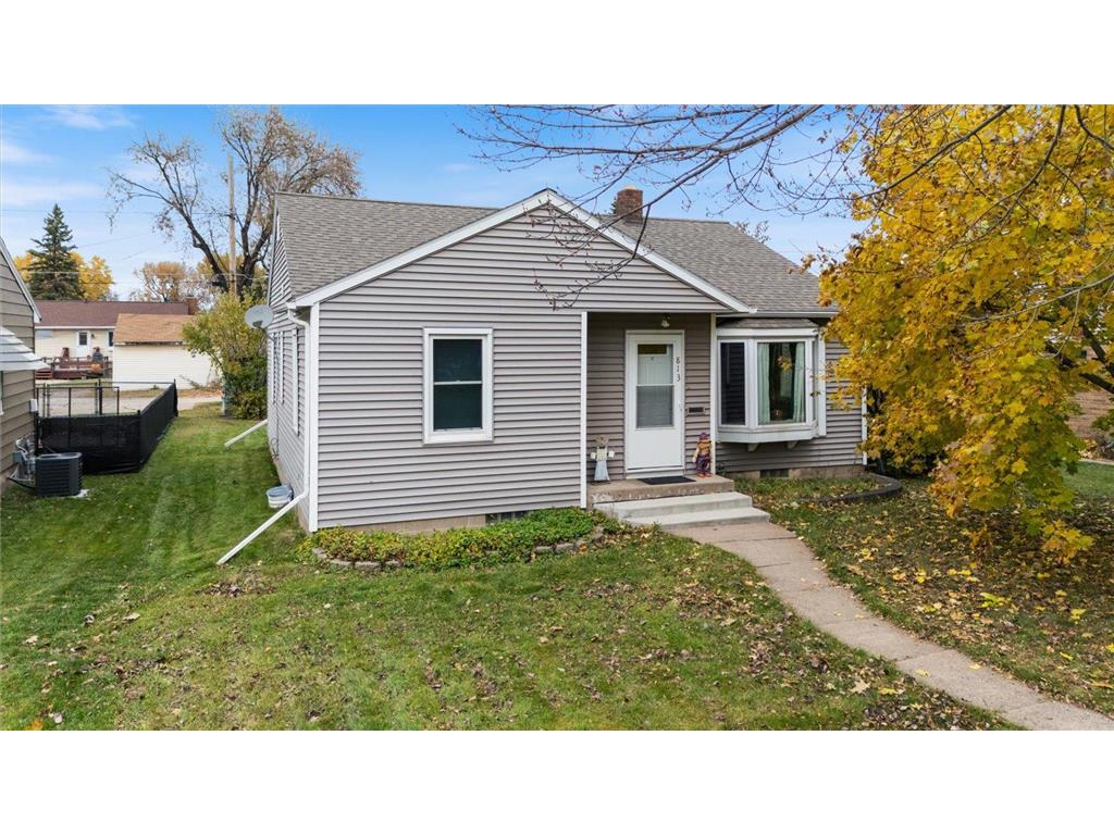 813 6th Street S Virginia MN 55792 6812416 image1