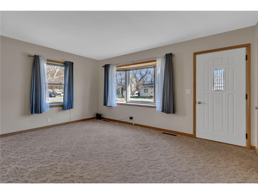 813 Augusta Avenue Willmar MN 56201 7056876 image7
