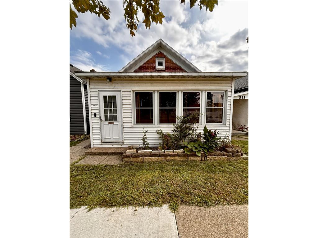 813 E Mark Street Winona MN 55987 6768728 image1