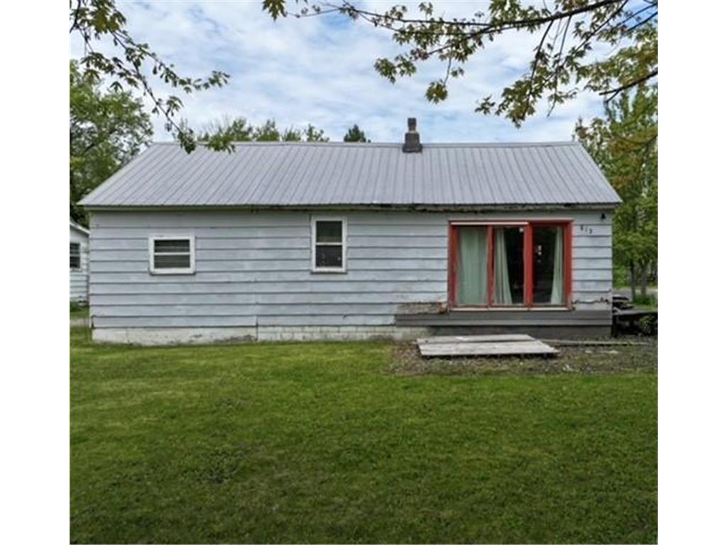 813 Steenerson Street NE Warroad MN 56763 6543936 image1