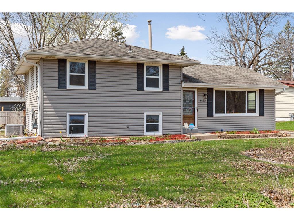 8133 Russell Avenue N Brooklyn Park MN 55444 6366857 image1