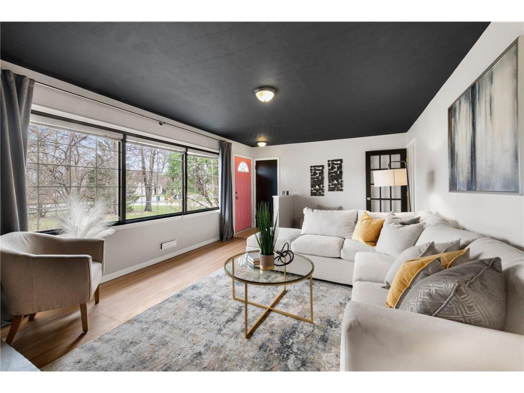 8133 W River Road Brooklyn Park MN 55444 6360624 image1