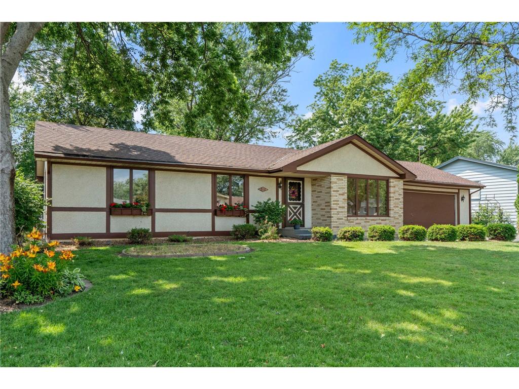8133 Xenia Avenue N Brooklyn Park MN 55443 7100018 image1