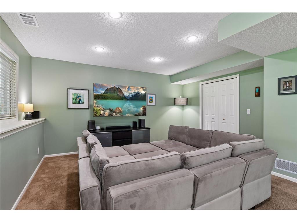 8135 Long Meadow Pointe Eden Prairie MN 55347 7063617 image34