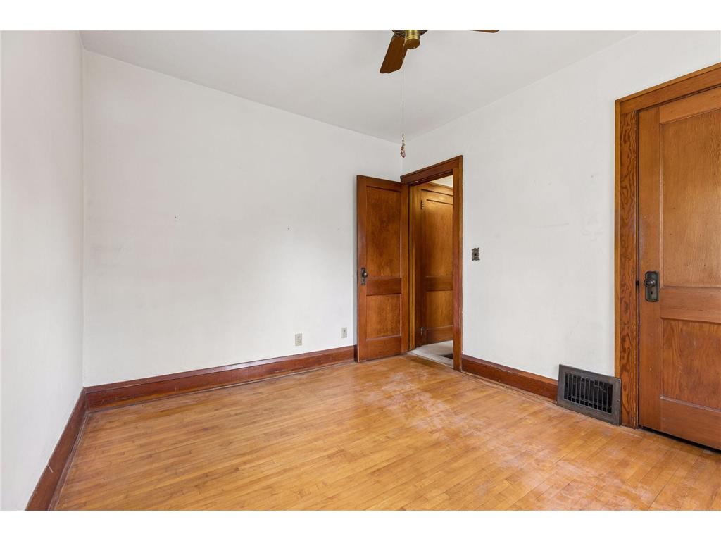814 62nd Avenue N Brooklyn Center MN 55430 7047136 image16