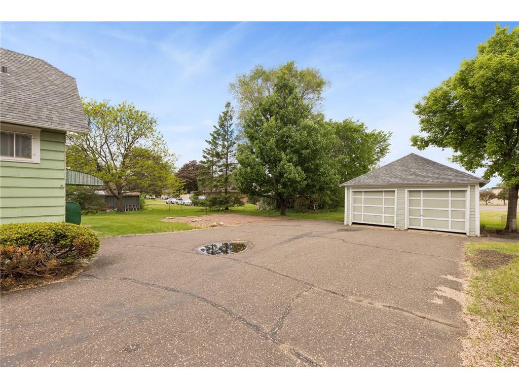 814 62nd Avenue N Brooklyn Center MN 55430 7047136 image29