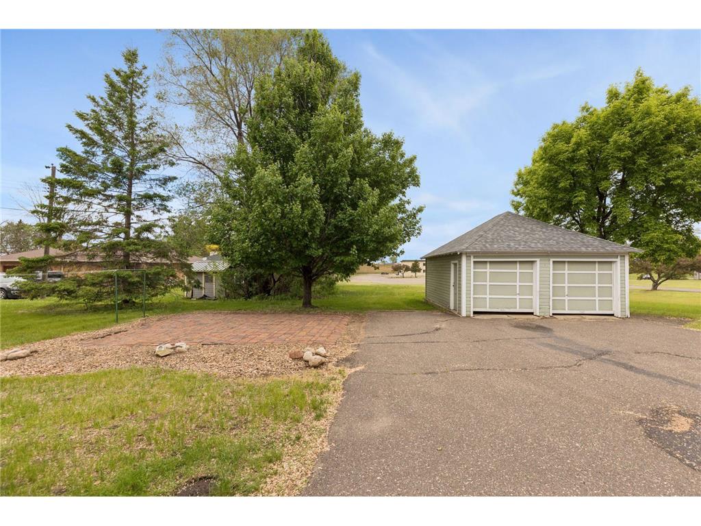 814 62nd Avenue N Brooklyn Center MN 55430 7047136 image30