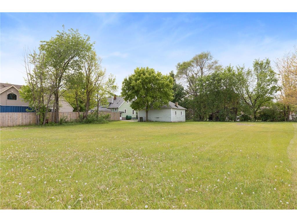 814 62nd Avenue N Brooklyn Center MN 55430 7047136 image32