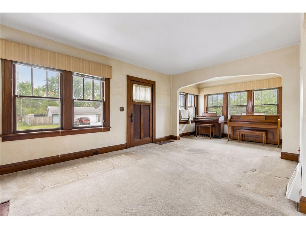 814 62nd Avenue N Brooklyn Center MN 55430 7047136 image4