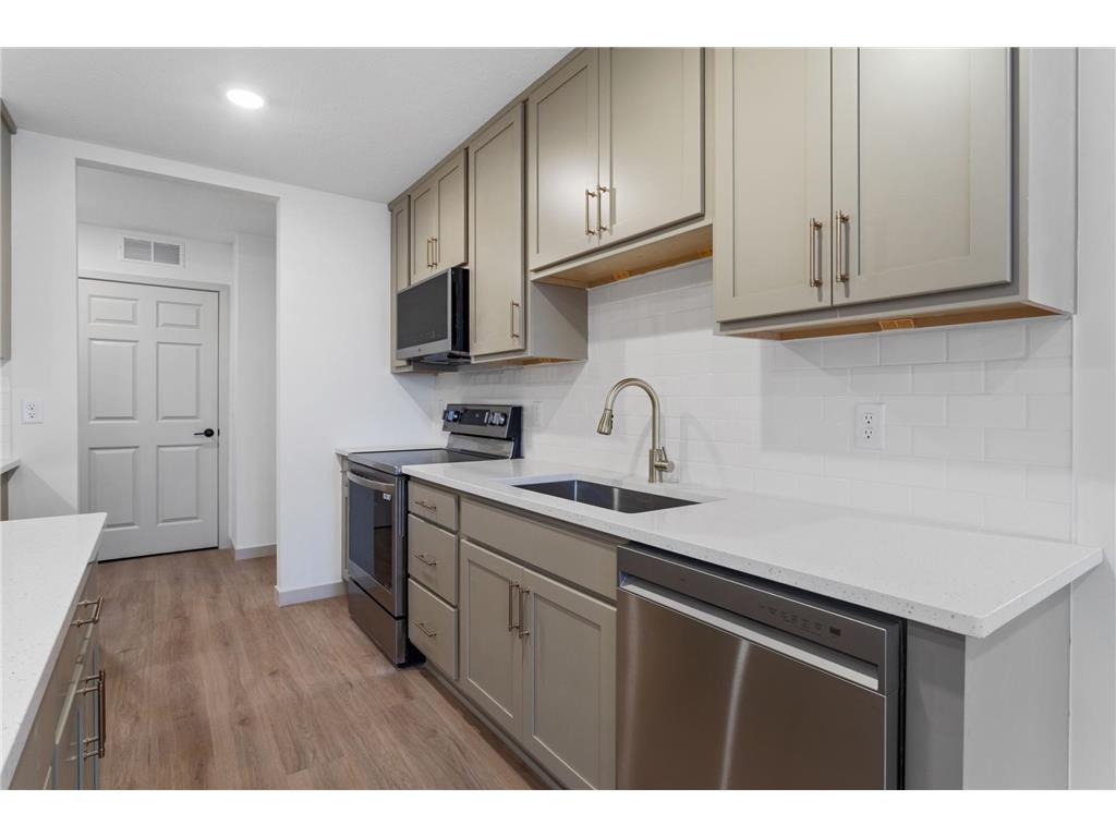 814 6th Street SE Minneapolis MN 55414 6826518 image10