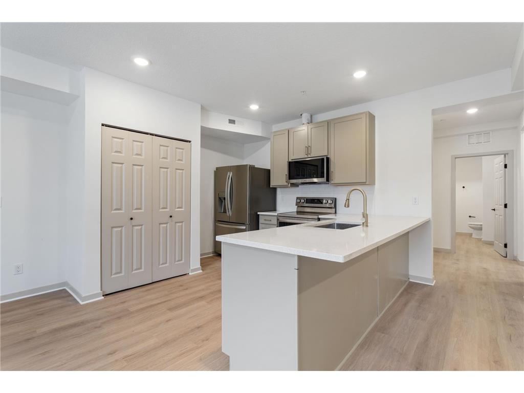 814 6th Street SE Minneapolis MN 55414 6826518 image27