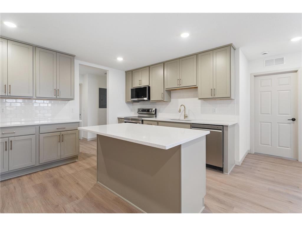 814 6th Street SE Minneapolis MN 55414 6826518 image8