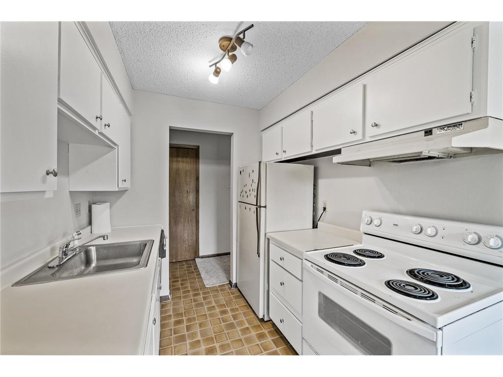 814 9th Avenue S #5 Hopkins MN 55343 7032648 image11