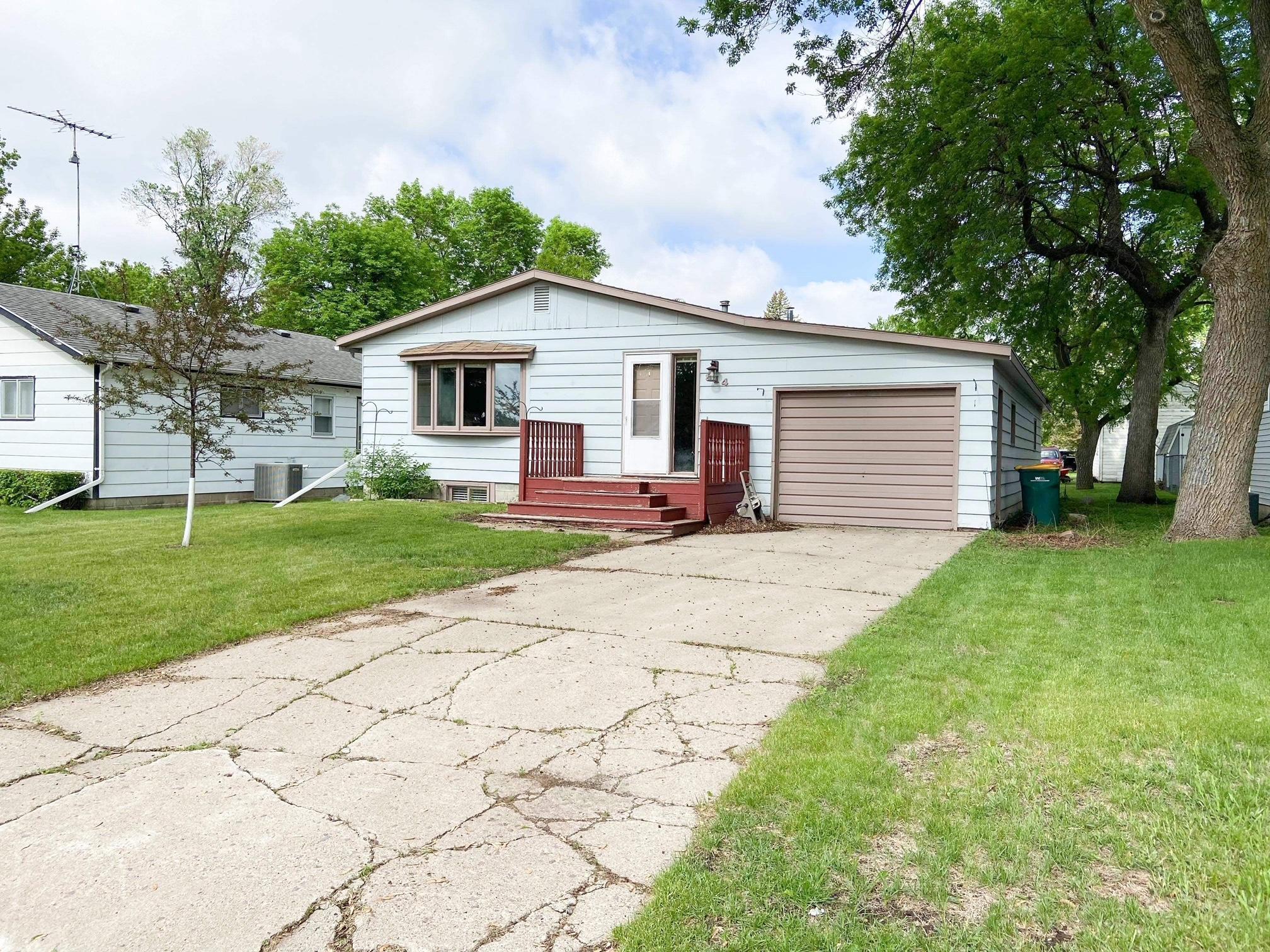 814 Lakeview Avenue, Windom, MN 56101 MLS 5731537 Edina Realty