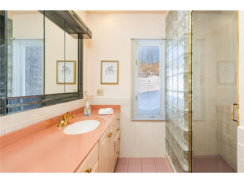 814 W 5th Street Duluth MN 55806 7024247 image23