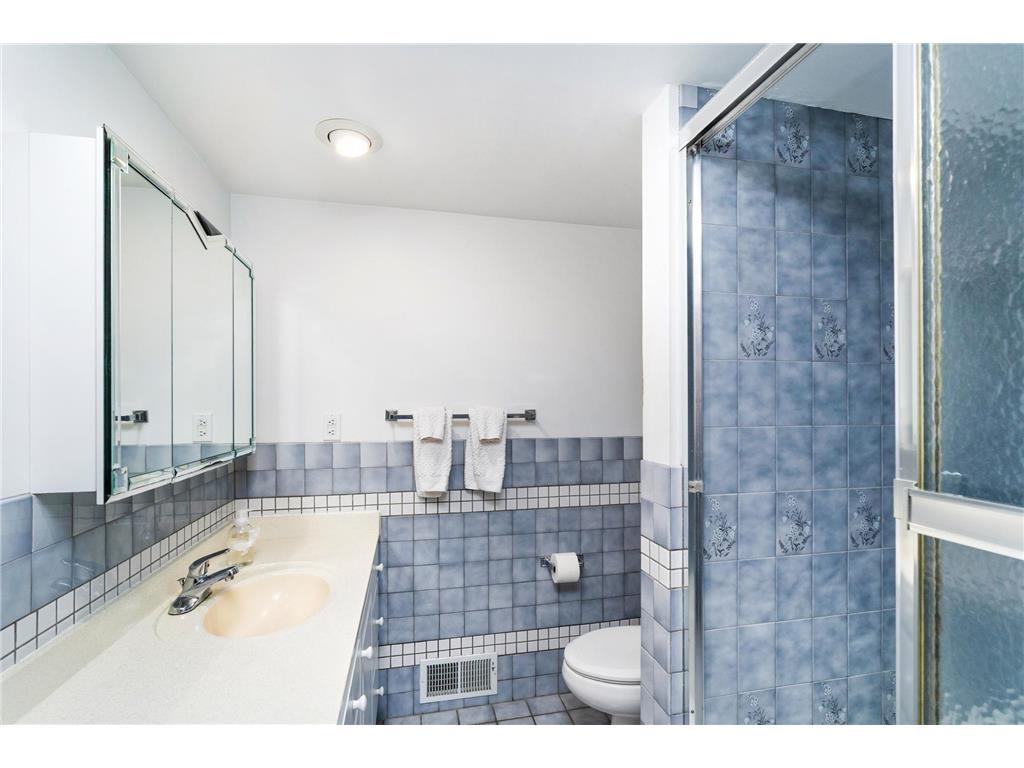 814 W 5th Street Duluth MN 55806 7024247 image27