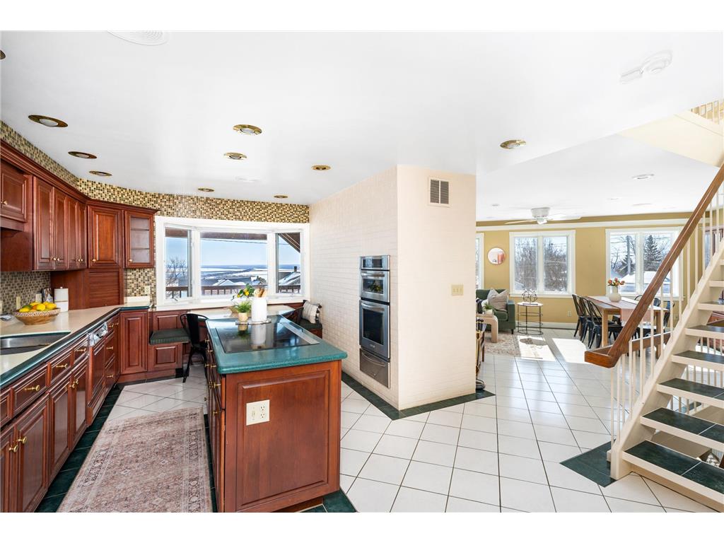 814 W 5th Street Duluth MN 55806 7024247 image3