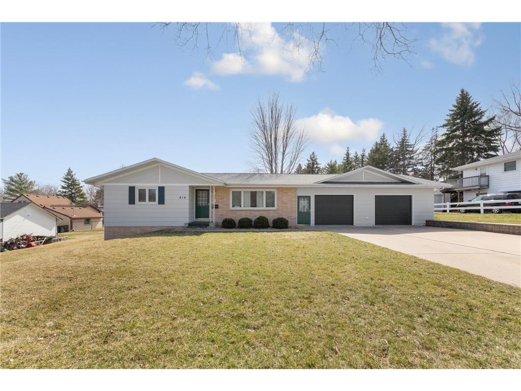 814 W Skaro Street Saint Peter MN 56082 7048558 image1