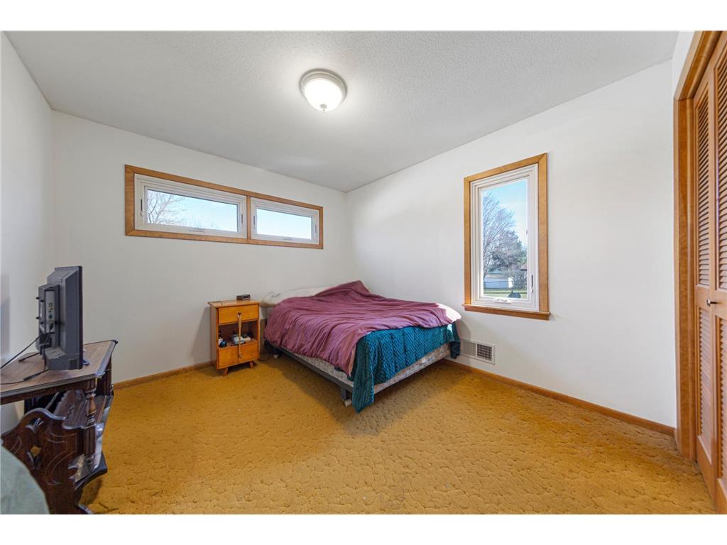 814 W Skaro Street Saint Peter MN 56082 7048558 image12