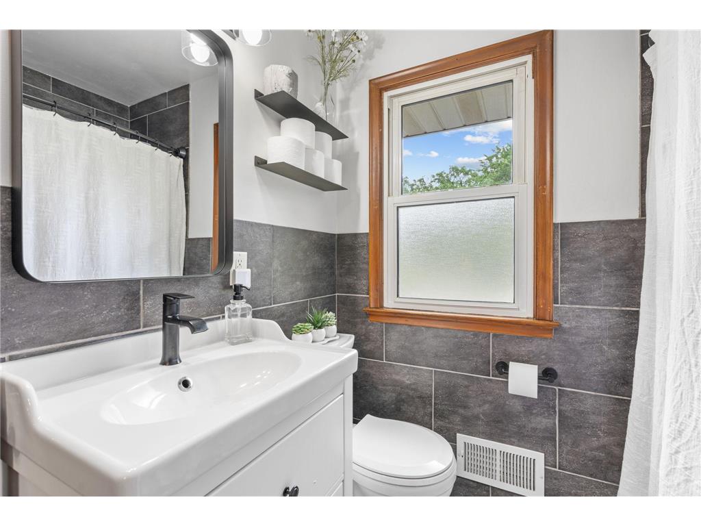 8140 Xerxes Avenue S Bloomington MN 55431 7086367 image10