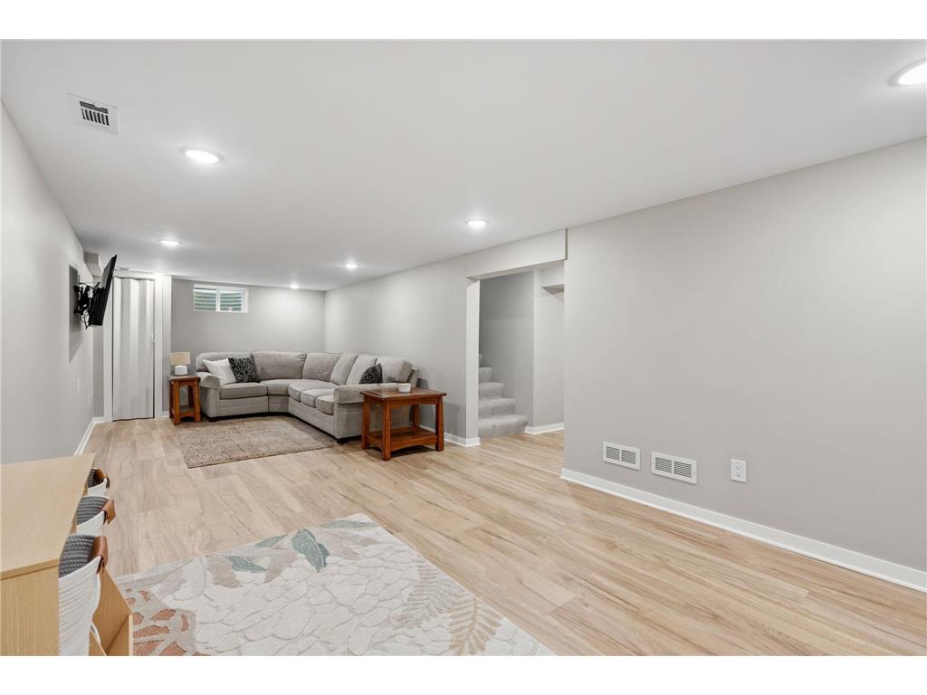 8140 Xerxes Avenue S Bloomington MN 55431 7086367 image13