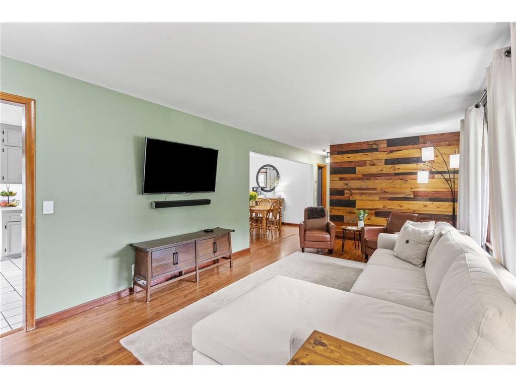 8140 Xerxes Avenue S Bloomington MN 55431 7086367 image2