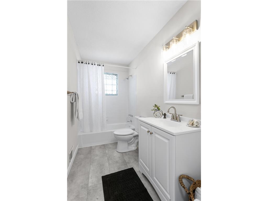 8141 5th Street NE Spring Lake Park MN 55432 7013639 image20