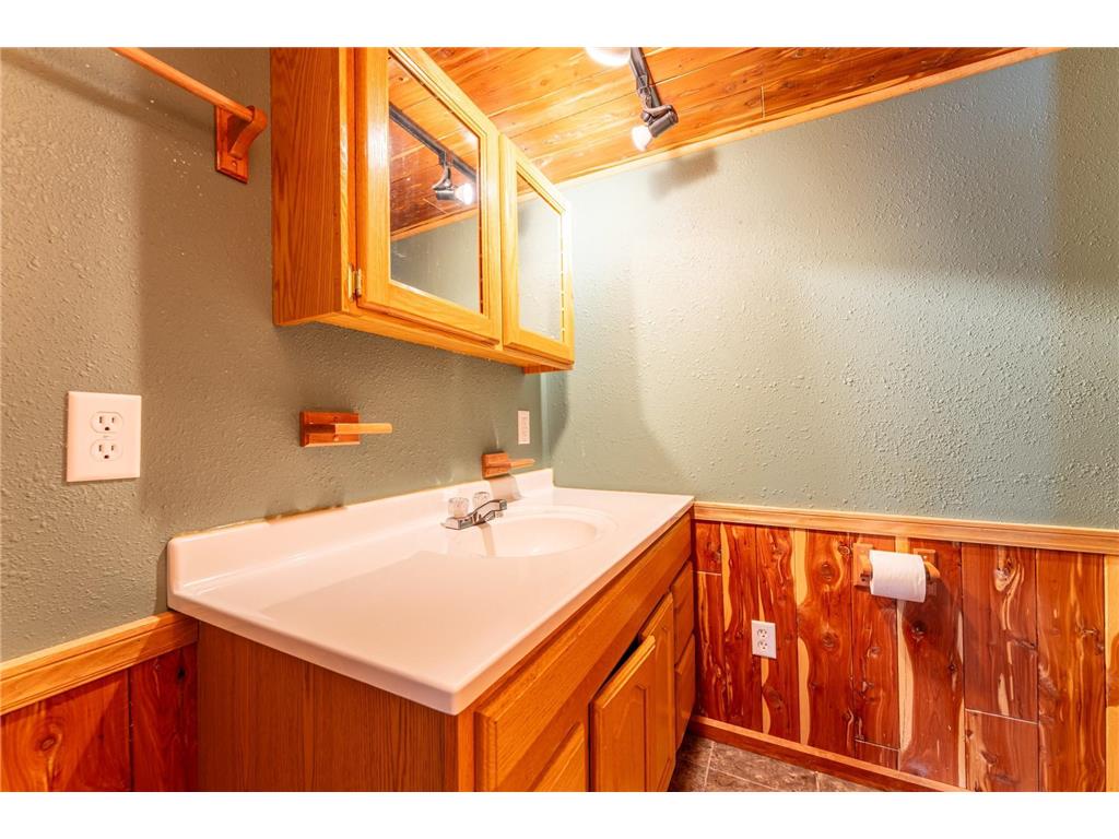 815 3rd Street N Tower MN 55790 7011425 image26