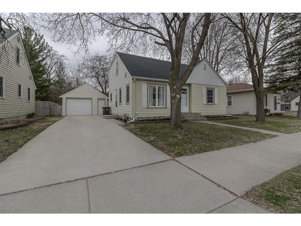 815 Center Street North Mankato MN 56003 7052758 image1