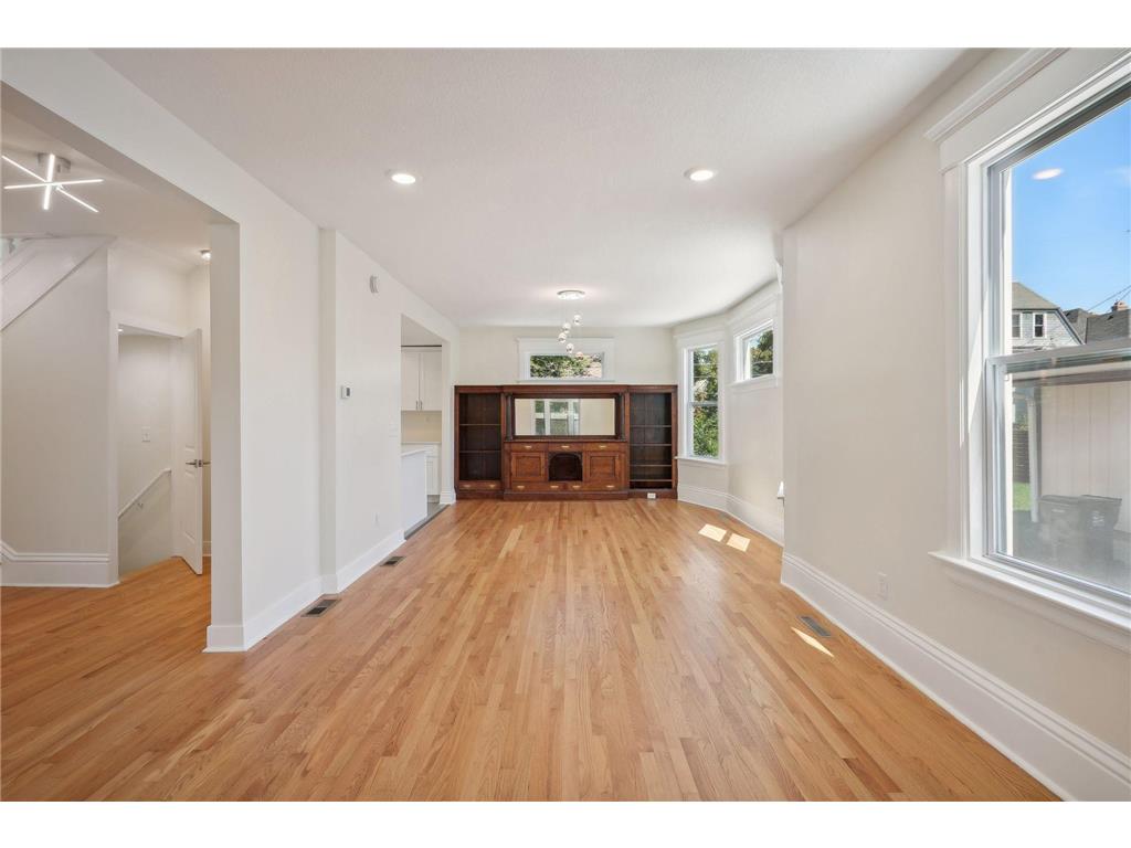 815 Laurel Avenue Saint Paul MN 55104 6593807 image1