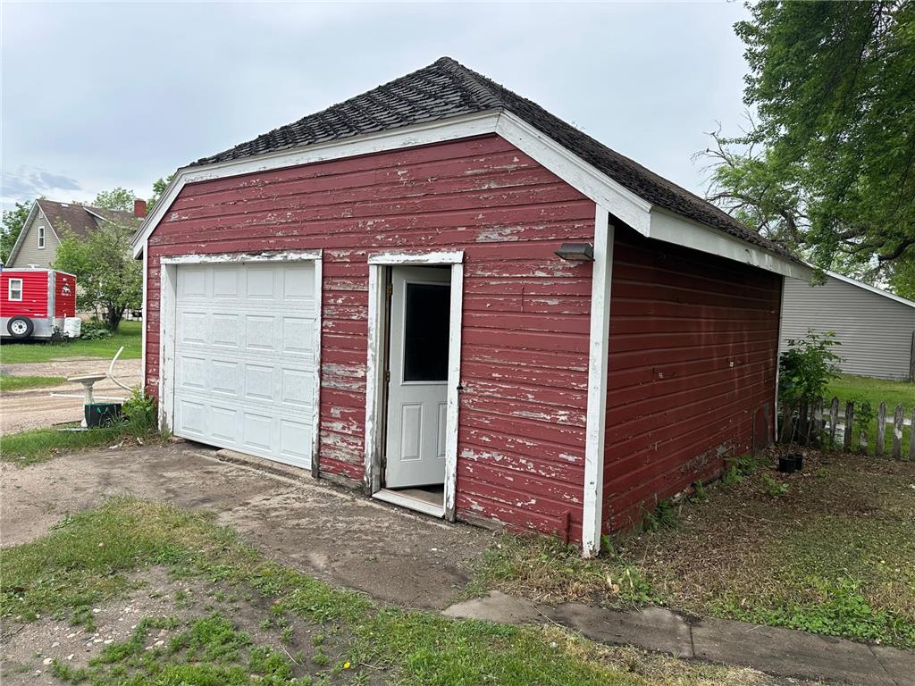 815 Main Avenue N Thief River Falls MN 56701 7084636 image20