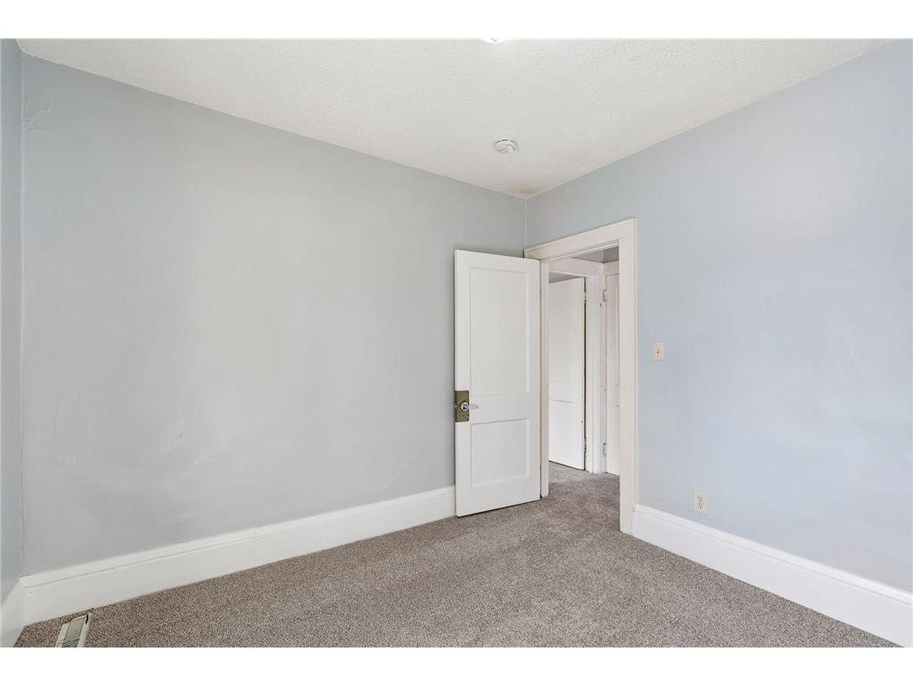 815 Newton Avenue N Minneapolis MN 55411 7064215 image26