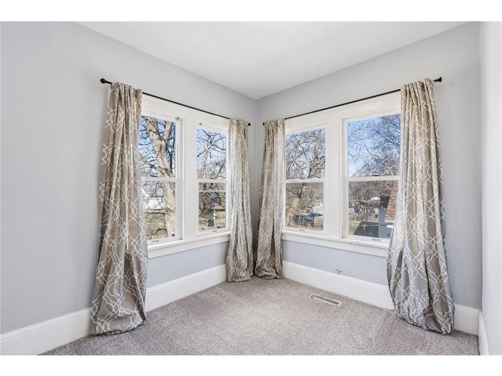 815 Newton Avenue N Minneapolis MN 55411 7064215 image31