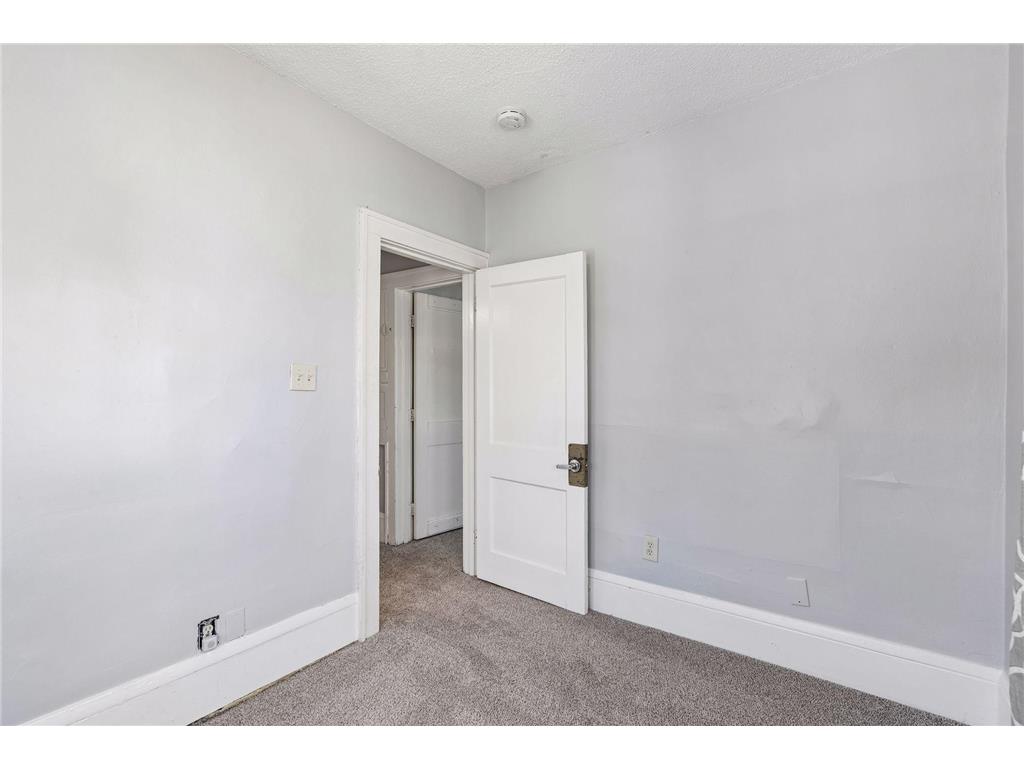 815 Newton Avenue N Minneapolis MN 55411 7064215 image32