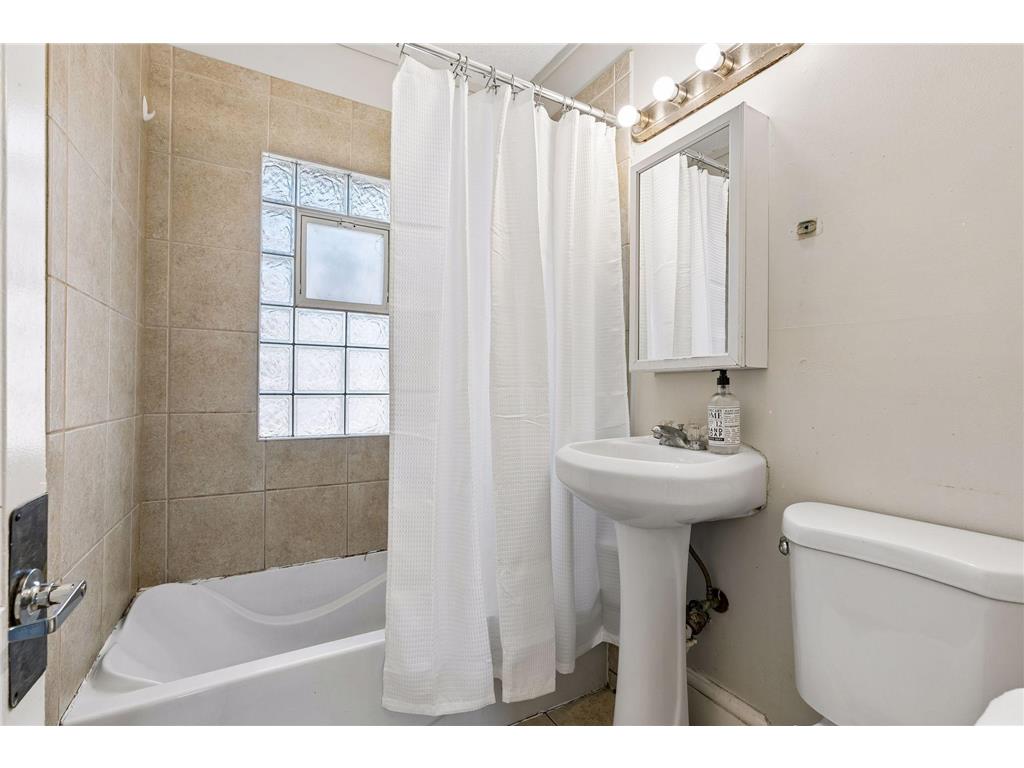 815 Newton Avenue N Minneapolis MN 55411 7064215 image33