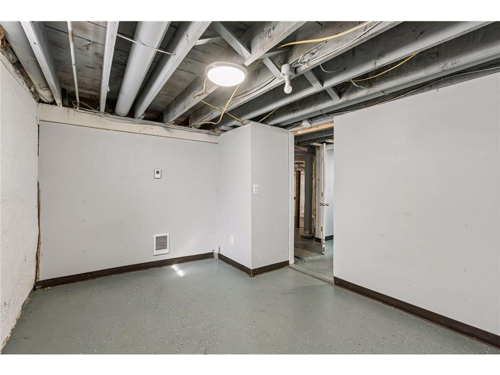 815 Newton Avenue N Minneapolis MN 55411 7064215 image37