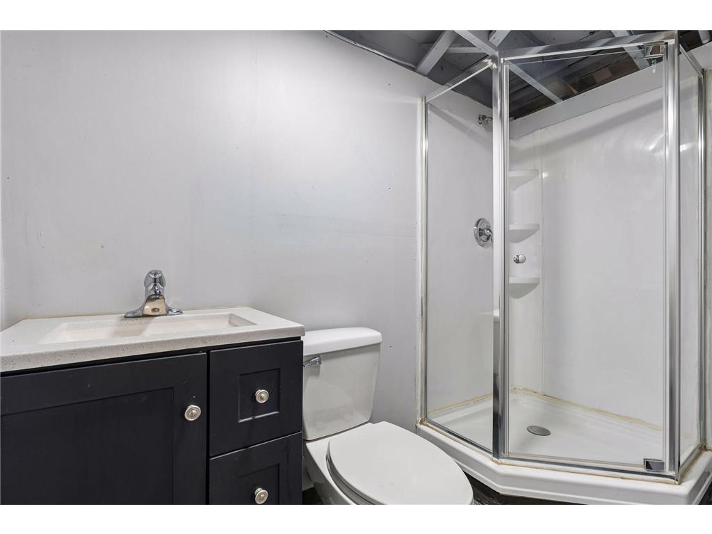 815 Newton Avenue N Minneapolis MN 55411 7064215 image39