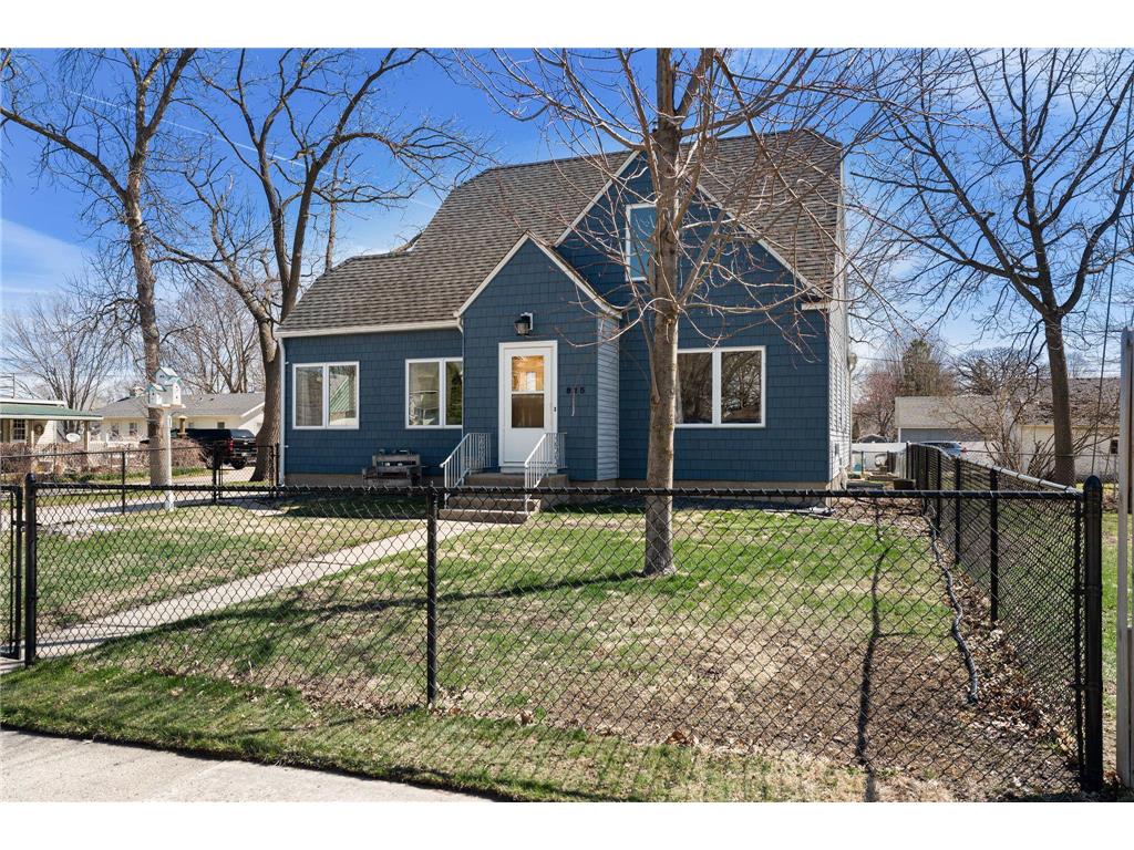 815 S Elm Avenue Owatonna MN 55060 7037109 image2