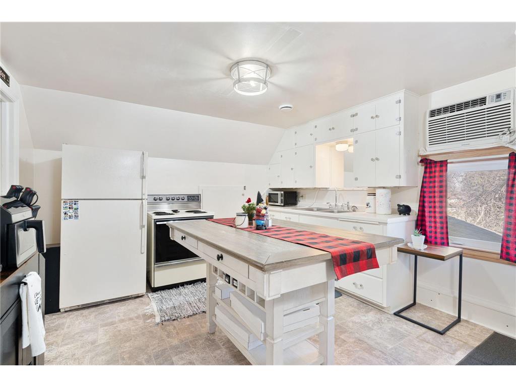 815 S Elm Avenue Owatonna MN 55060 7037109 image24