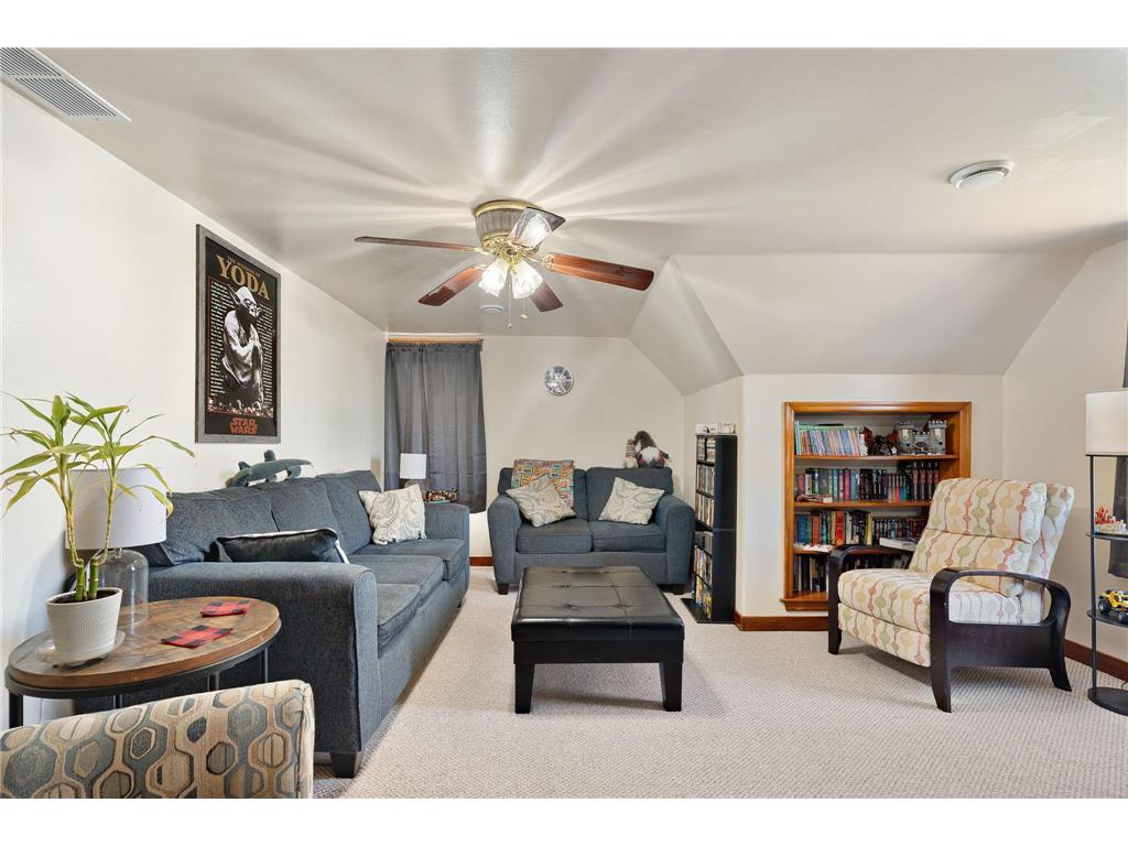 815 S Elm Avenue Owatonna MN 55060 7037109 image27
