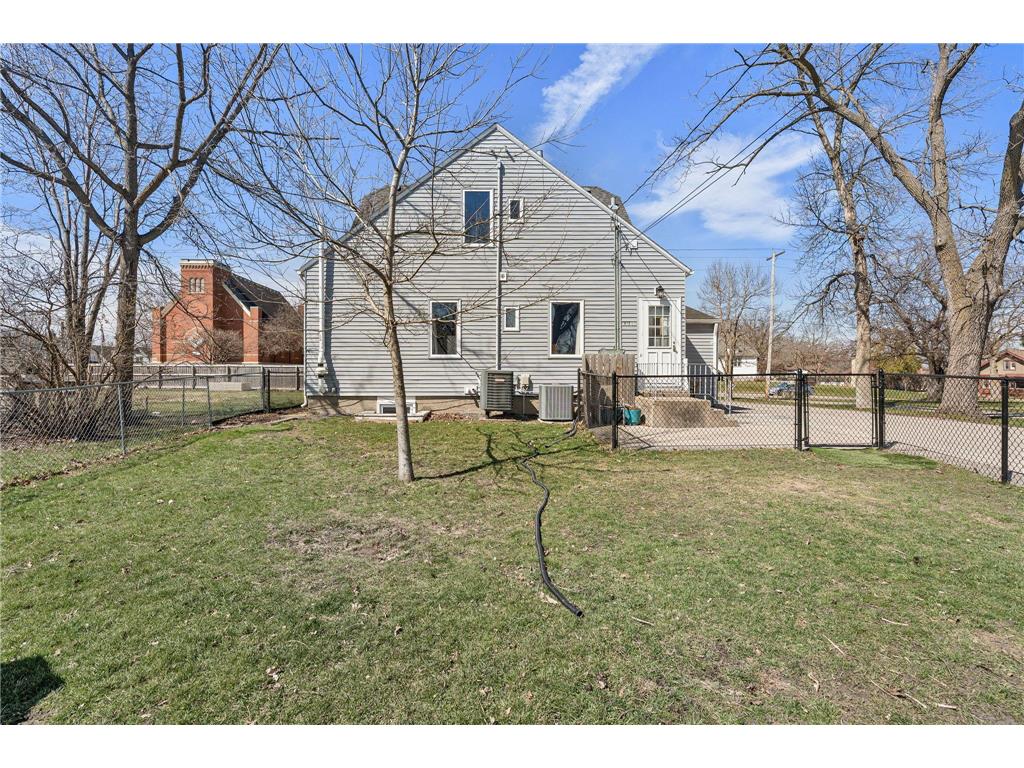 815 S Elm Avenue Owatonna MN 55060 7037109 image37