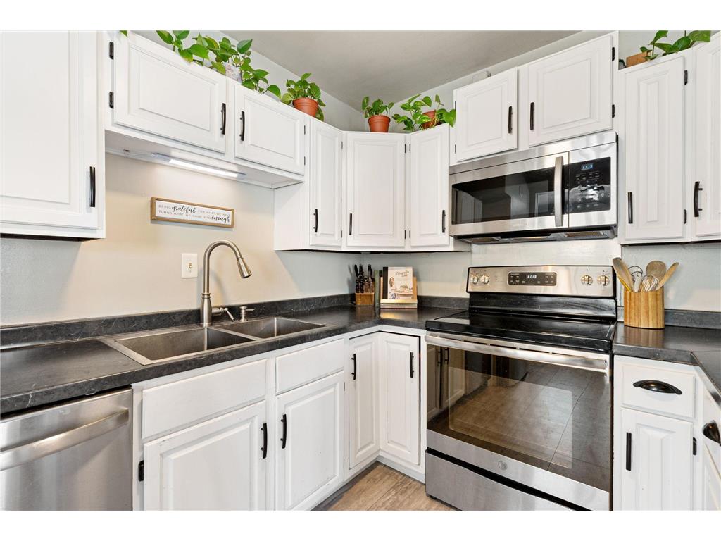 815 S Elm Avenue Owatonna MN 55060 7037109 image7