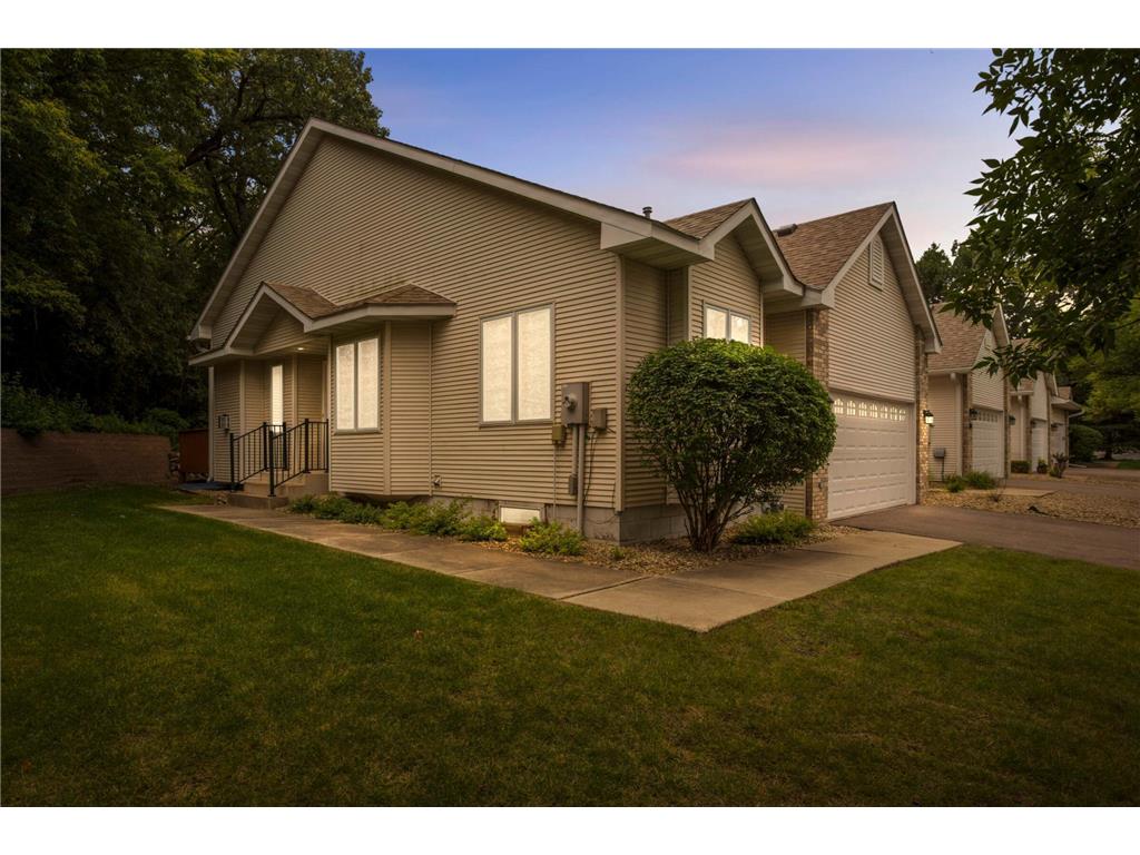 815 Wescott Square Eagan MN 55123 6765744 image1