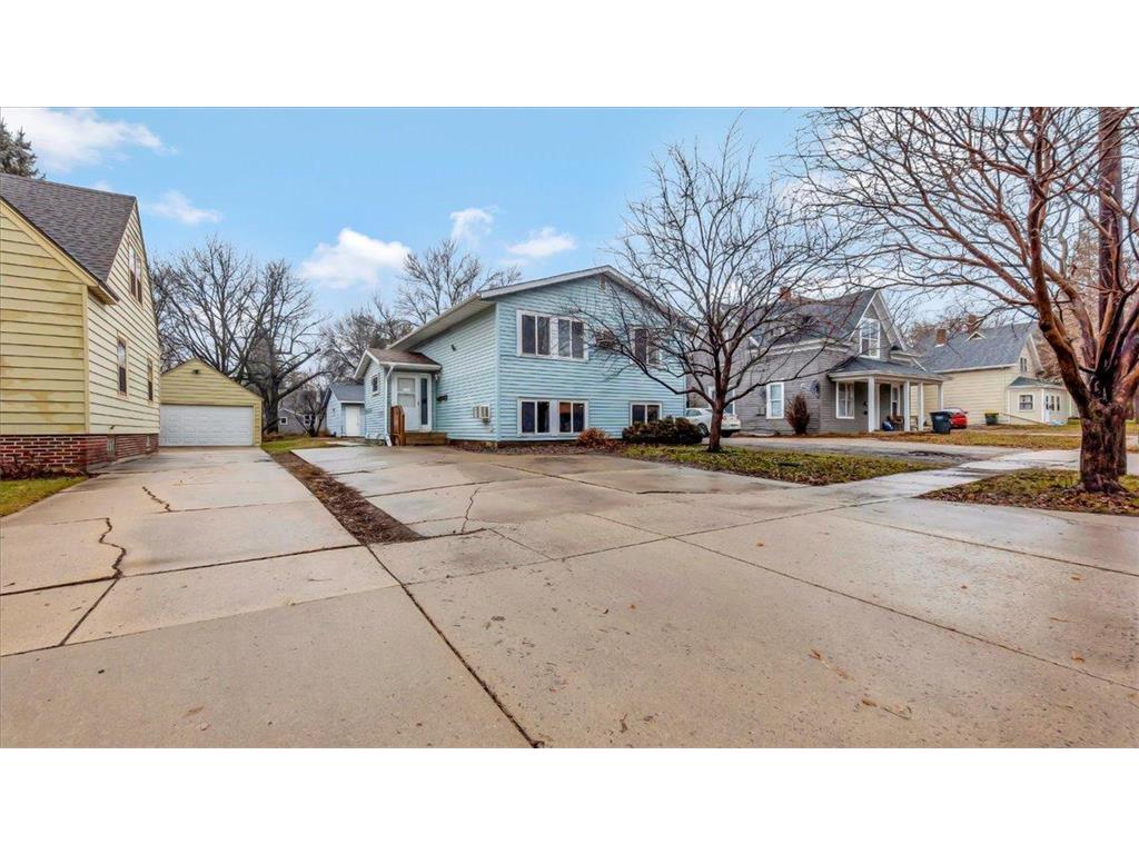 816 3rd Street SW Willmar MN 56201 6471416 image1